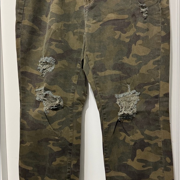 Judy Blue Olive Camouflage skinny Jeans 14w - Picture 2 of 4